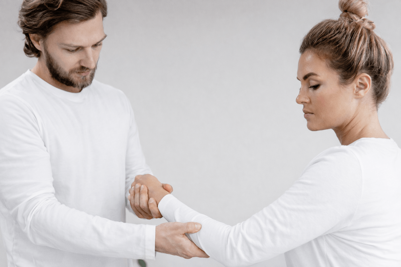 Elbow pain physiotherapy in Luton